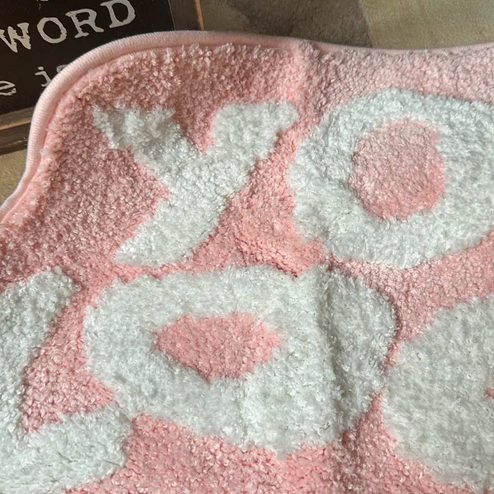 New With Tags Pink and White Bathroom Bedroom Rug